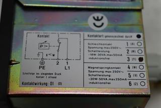 jumo-4qr-96-01-3-kontaktmanometer-4040002779-unused-und-ovp-54972-1.jpg