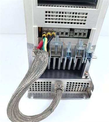 ik-industry/pd/keb-f4-frequenzumrichter-15f4f1g-4r01-hf-filter-16e4t60-1001-tested-79318-4.jpg