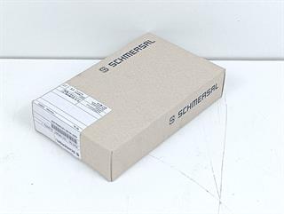 schmersal-azm-161sk-1212rka-024-part-no-101166285-unused-und-ovp-82419-1.jpg