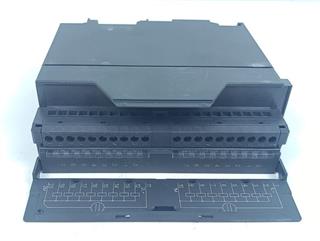 ik-industry/pd/siemens-simatic-s7-6es7-322-1bh01-0aa0-6es7322-1bh01-0aa0-fs12-top-zustand-82306-4.jpg