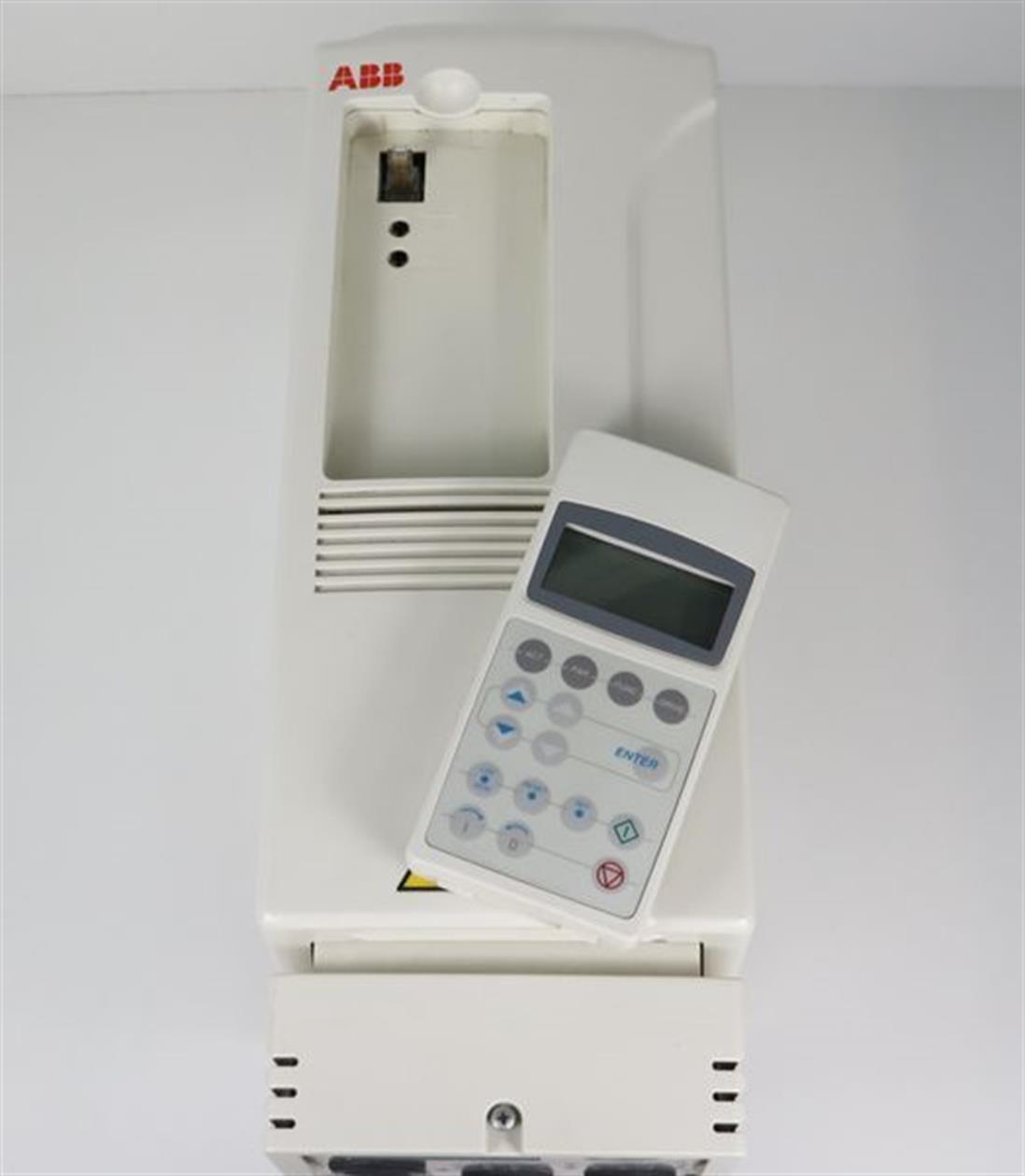 abb-frequenzumrichter-acs800-01-0011-3e202l503n687cdp312r-tested-top-zustand-61536-4.jpg
