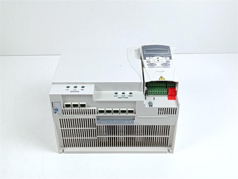 ABB Inverter ACS310-03E-48A4-4 22kw 400V + ACS-CP-C UNUSED & TESTED OVP