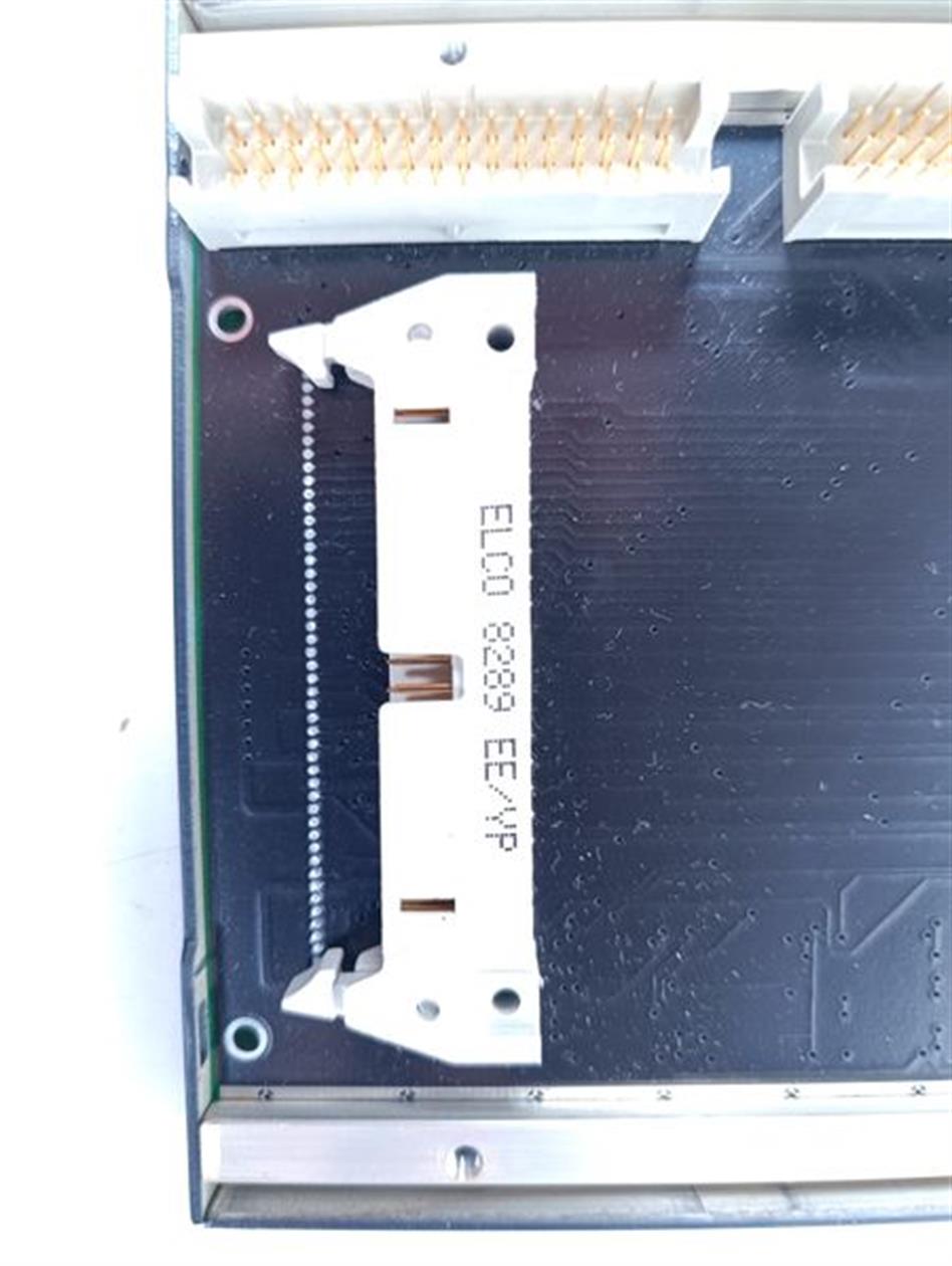 bachmann-elco-8289-b-975200-bs-204-backplane-top-zustand-65382-3.jpg
