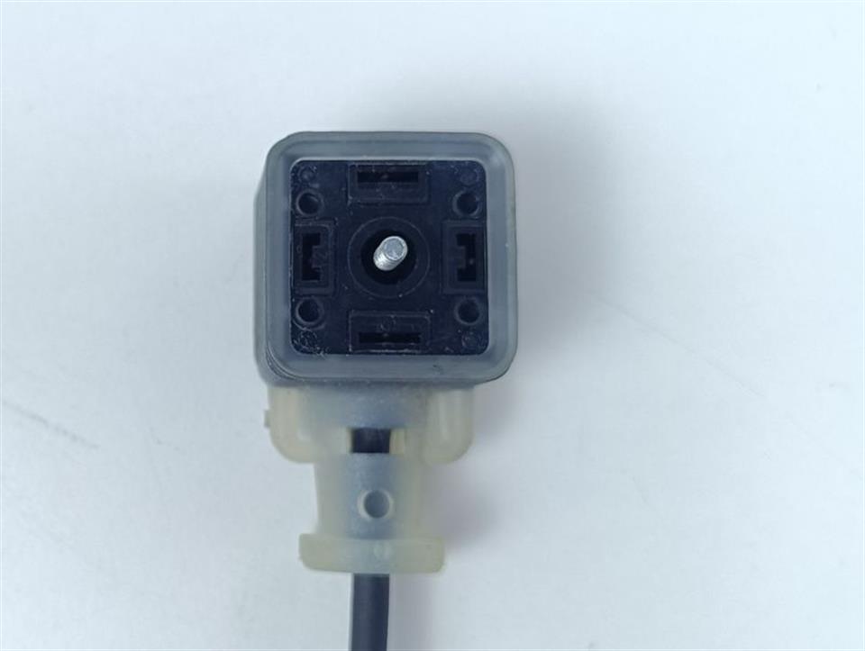 balluff-bcc-va04-m413-3e-664-px0350-1d5-ventilsteckverbinder-unused-83556-4.jpg