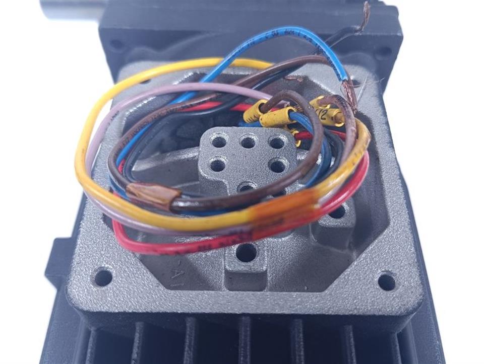 bauer-getriebmotor-bs06-81d06la4mg-60hz-400-480v-11-a-neuwertig-83383-5.jpg