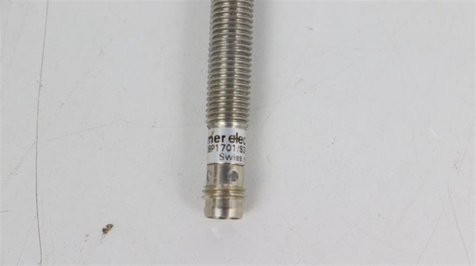 baumer-induktiver-naeherungsschalter-ifrm-08p1702s35l-top-zustand-60976-3.jpg