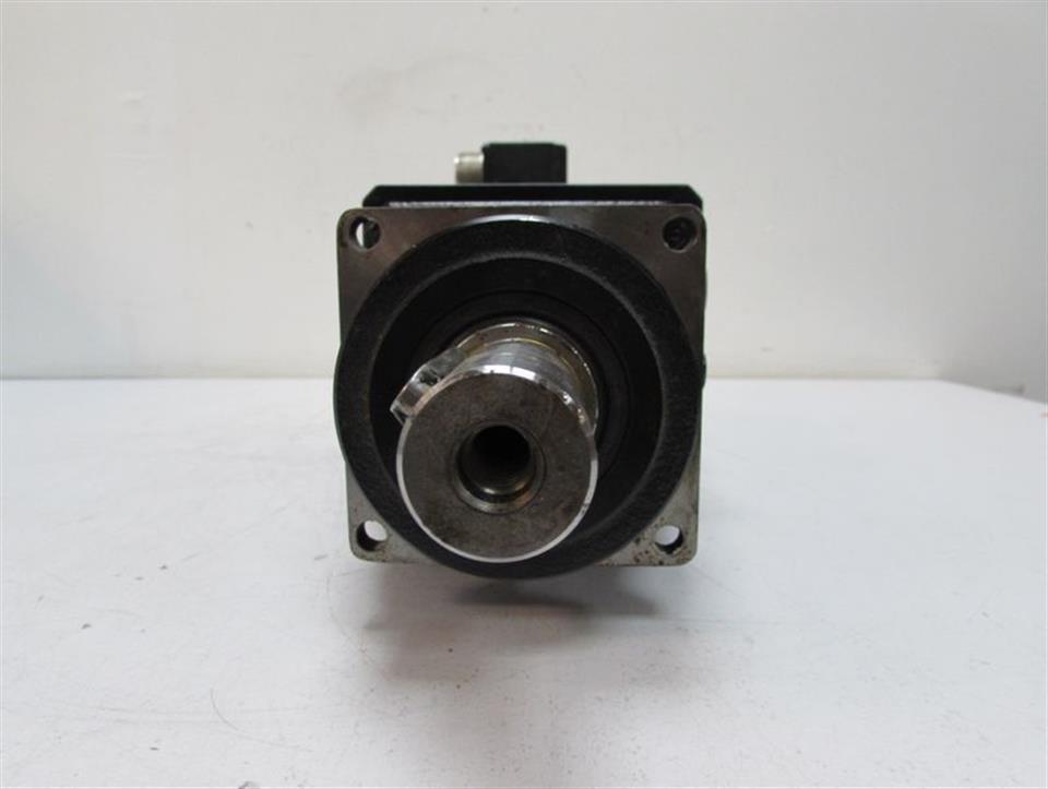 baumueller-ds-71-k-250919-servomotor-43kw-3000min-1-getriebe-i-7-top-zustand-64280-3.jpg