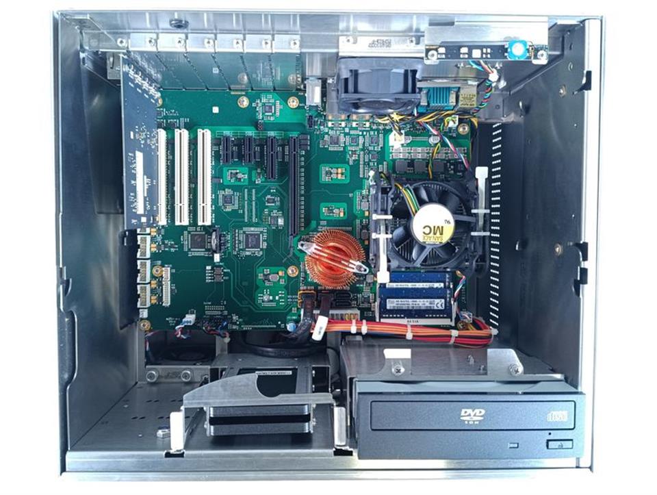 Beckhoff Industrial PC C6140   3309201-001 TESTED & TOP ZUSTAND