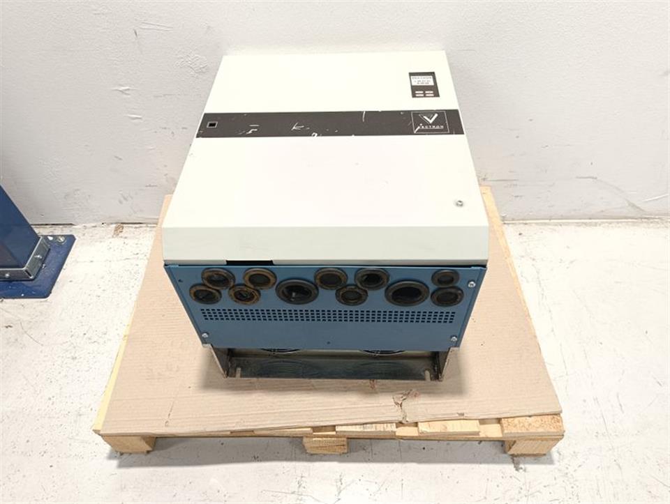 bonfiglioli-vectron-frequenzumrichter-vcb-400-180-keypad-180a-90kw-400v-tested-79765-2.jpg