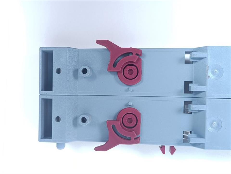 bundr-rack-backplane-2bp3004-rev0000-top-zustand-78660-4.jpg