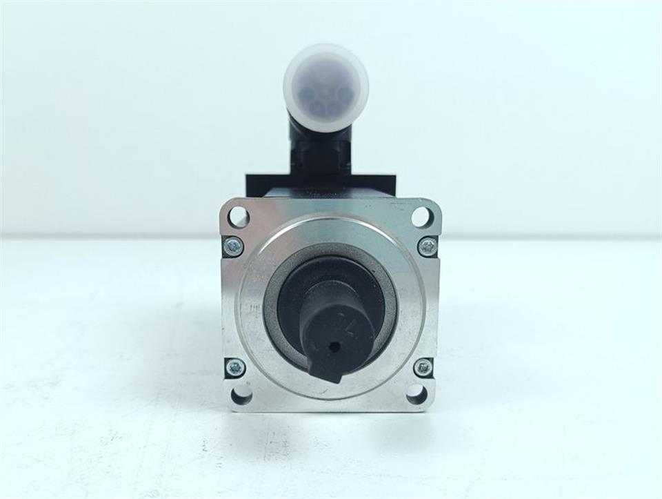 bundr-servo-motor-8lva22b9030s300-0-revc9-unused-84531-3.jpg