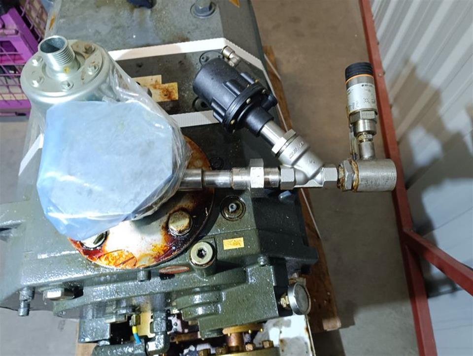 busch-cobra-nc-0400-b-lz1-vakuumpumpe-vacuum-pump-top-65214-2.jpg