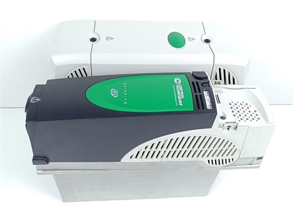 Control Techniques Emerson Unidrive SP SP3403 0-480V  22/30kW TOP ZUSTAND