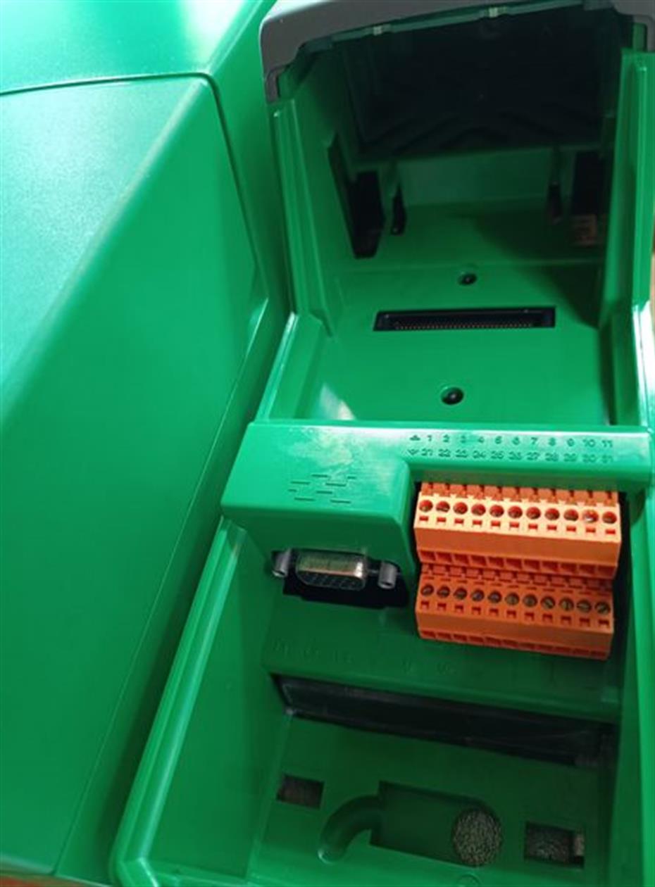 control-techniques-unidrive-uni-4404-90kw-uni4404-tested-und-top-zustand-62694-6.jpg