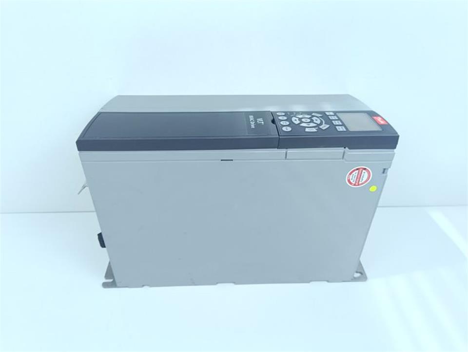 danfoss-fc-102p11kt4e20h1xgxxxxsxxxxaxbxcxxxxdx-131f0427-11kw-400v-tested-top-78696-2.jpg