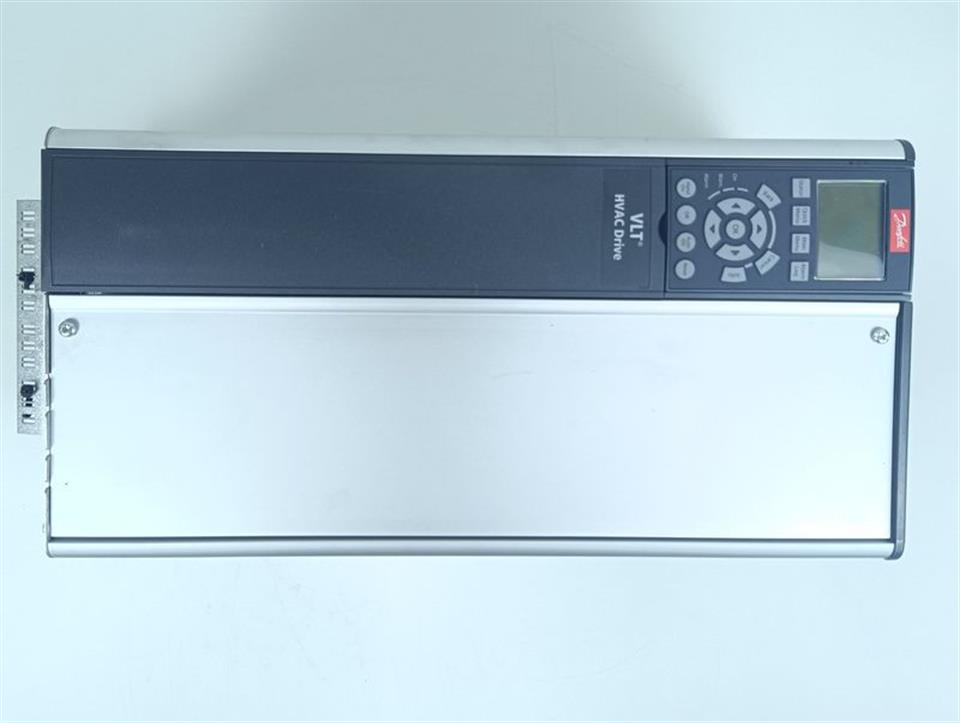 danfoss-fc-102p30kt4e20h1xgxxxxsxxxxaxbxcxxxxdx-tested-und-top-zustand-83568-2.jpg