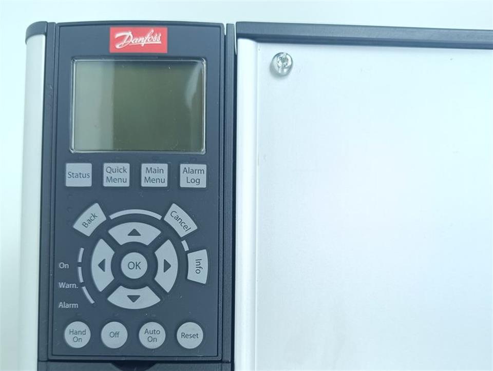 danfoss-fc-102p30kt4e20h1xgxxxxsxxxxaxbxcxxxxdx-tested-und-top-zustand-83568-3.jpg
