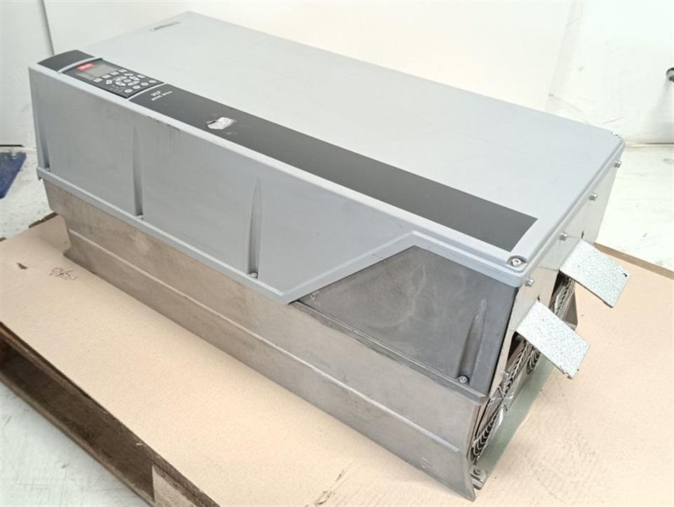 Danfoss FC-102P75KT4E55H1UGCDXXSXXXXAXBXCXXXXDX 131F3246 TESTED & TOP ZUSTAND