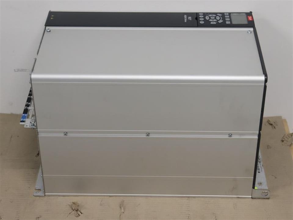 danfoss-fc-202p55kt4e20h1xgcxxxsxxxxalbxcxxxxdx-pn-134f6572-55kw-400v-tested-61570-2.jpg
