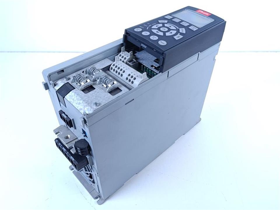 Danfoss FC-301 FC-301P4K0T4E20H1XGXXXXSXXXX P/N: 131B1319 TESTED & TOP ZUSTAND