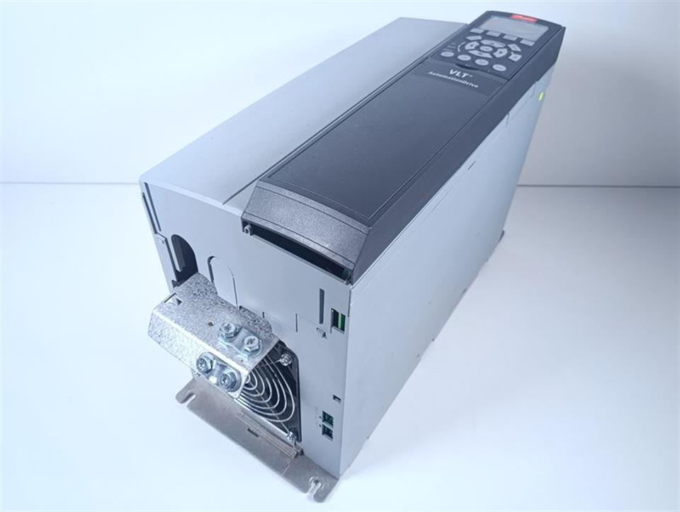 danfoss-fc-302p15kt5e20h1xgxxxxsxxxxa0bxcxxxxdx-pn-131f8887-testedund-top-zustand-78236-1.jpg