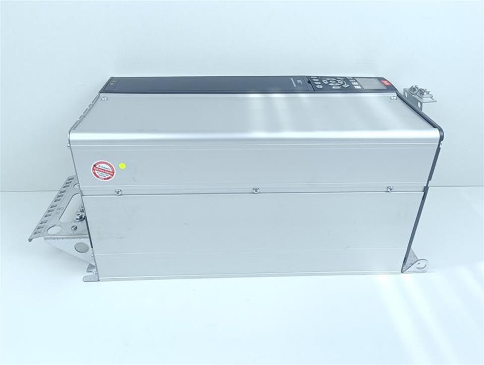 danfoss-fc-302p22kt5e20h1xgxxxxsxxxxalbxcxxxxdx-131x4421-22kw-400v-tested-top-78697-2.jpg