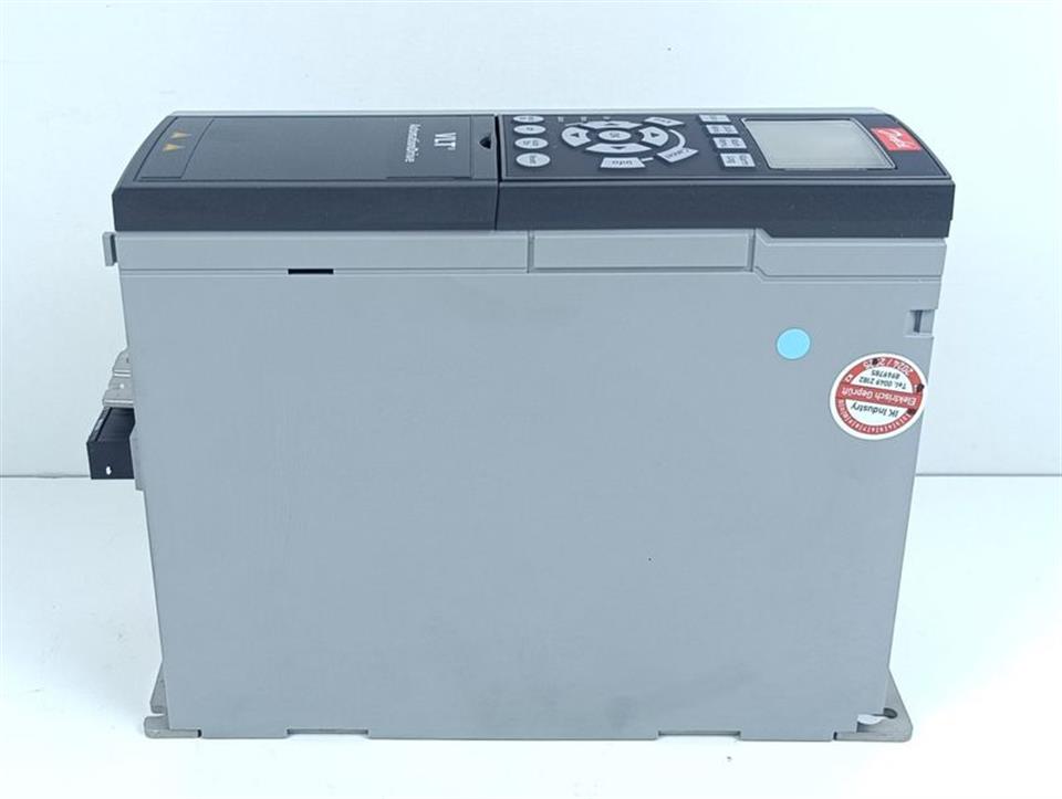 danfoss-fc-302p2k2t5e20h1xgxxxxsxxxxaxbxcxxxxdx-131b0038-22kw-400v-unused-ovp-81231-4.jpg
