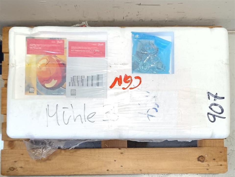 danfoss-fc-302p37kt5e55h1xgxxxxsxxxxaxbxcxxxxdx-unused-und-sealed-82987-3.jpg