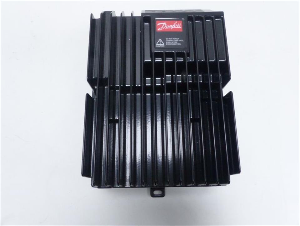 danfoss-fcd-303-frequenzumrichter-175n1712-fcd303pt4p66str1d0f00t52c0-unused-68613-3.jpg