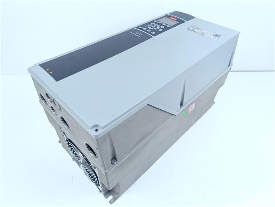 Danfoss VLT AQUA Drive FC-202P11KT4E55H3 P/N: 131N4438 TESTED & NEUWERTIG
