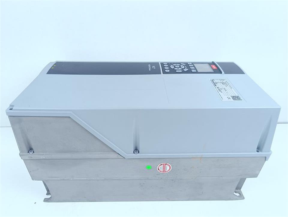 Danfoss VLT AQUA Drive FC-202P11KT4E55H3 P/N: 131N4438 TESTED & NEUWERTIG