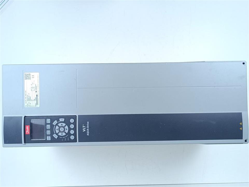 Danfoss VLT AQUA Drive FC-202P30KT4E55H3 P/N: 131N4443 TESTED & NEUWERTIG