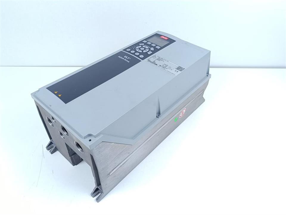 Danfoss VLT FC-202P1K1T4Z55H3X  + Fneo065-200A+0114P-W1B TESTED & NEUWERTIG