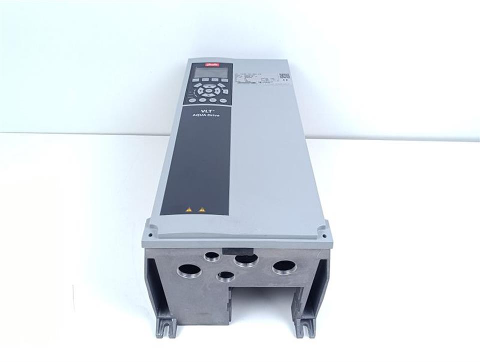 Danfoss VLT FC-202PK55T4Z55H3X P/N: 136Z7119 + Fneo050-140A+054P-W1B NEUWERTIG
