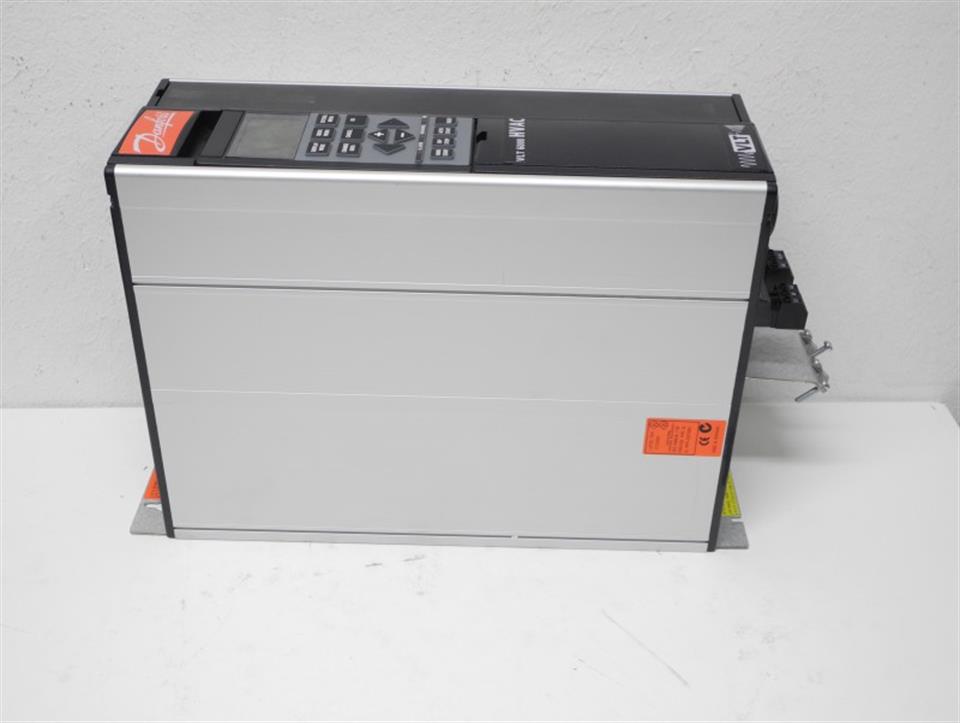 danfoss-vlt6008-vlt6008ht4b20str3d0f00a00c0-400v-122a-93kva-178b2009-neuwertig-70577-2.jpg