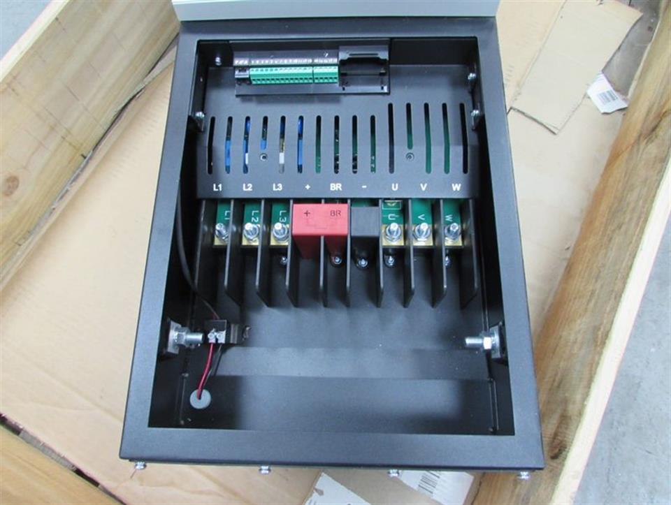 eaton-da1-power-xl-frequenzumrichter-da1-32110fb-b55-3x230v-110a-30kw-unused-64252-3.jpg