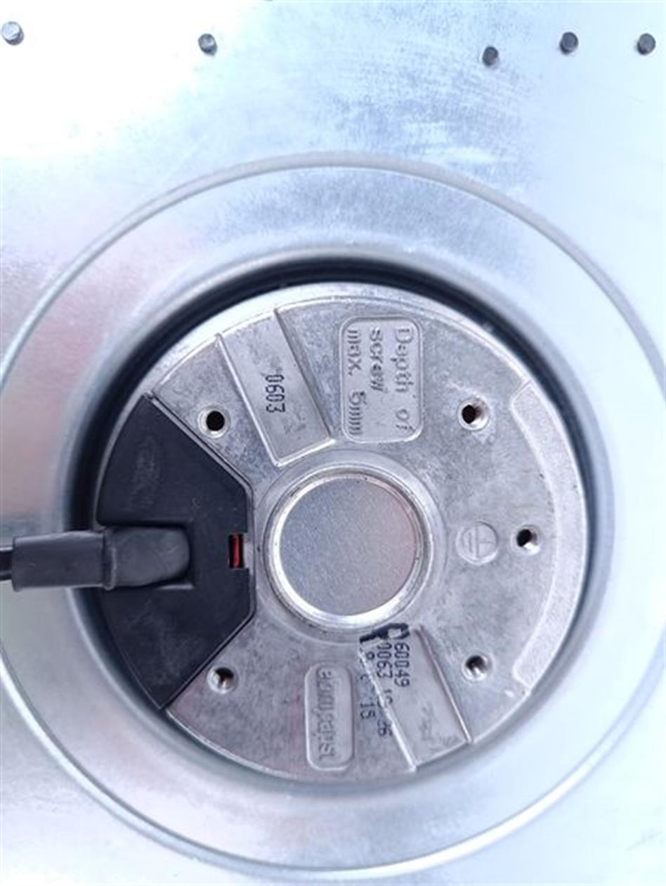 ebmpapst-r2e250-av65-01top-5060hz-051071a-115160w-25502750min-top-zustand-78194-3.jpg