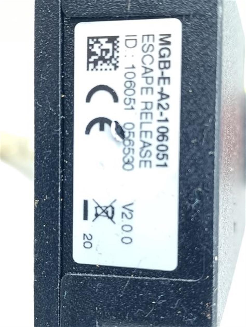 Euchner Escape Release MGB-E-A2-106051 ID: 106051 056530 V2.0.0 TOP ZUSTAND