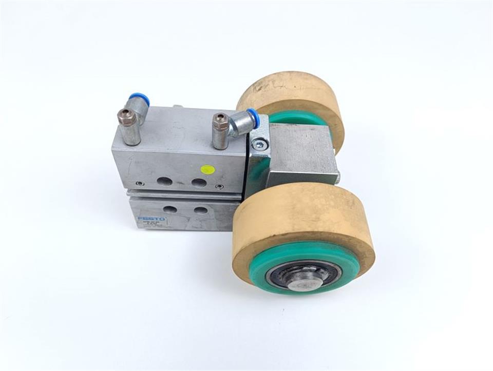 festo-fuehrungszylinder-dfm-20-30-p-a-kf-170917-xn08-top-zustand-78103-2.jpg
