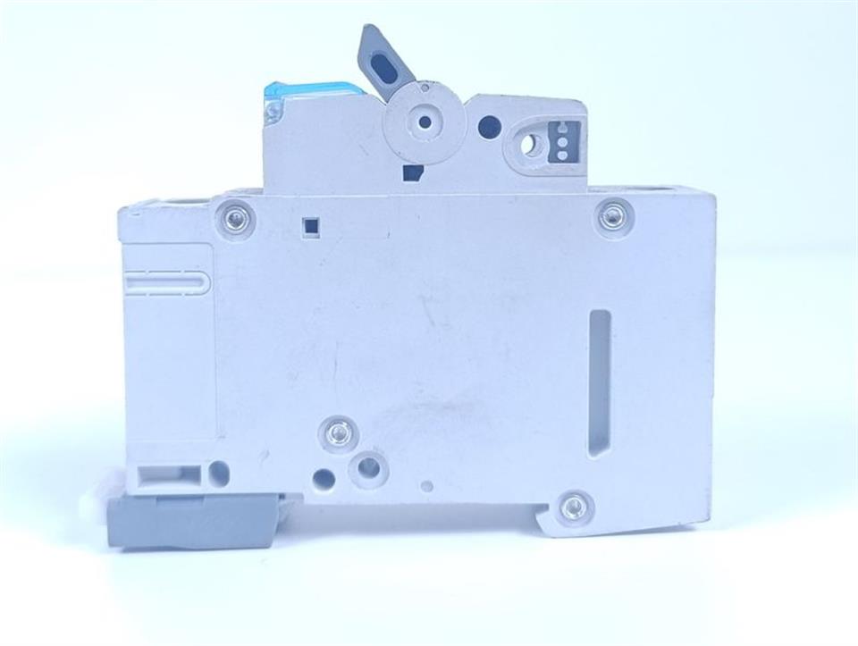 hager-mcn-104-c4-top-zustand-83500-2.jpg