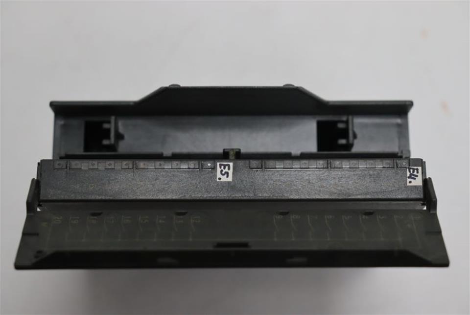helmholz-700-321-1bh01-s7-dea-di-16xdc24v-e-stand-05-top-zustand-55062-2.jpg
