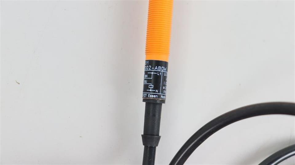ifm-electronics-induktiver-sensor-if0001-if-2002-abow-top-zustand-59442-4.jpg