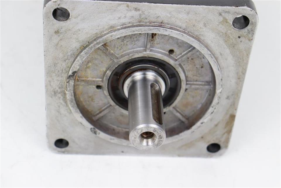 Rexroth MKD090B-047-KP1-KN max 4500 Servo Motor TESTED NEUWERTIG