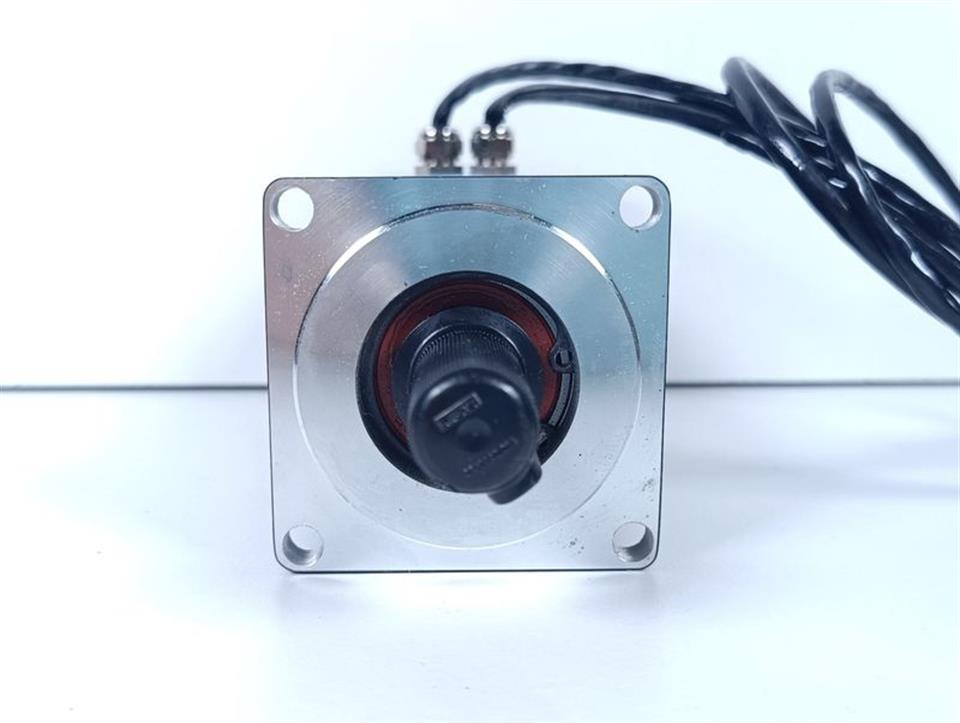 kollmorgen-servomotor-akm24d-ckcnc-00-unused-78883-3.jpg