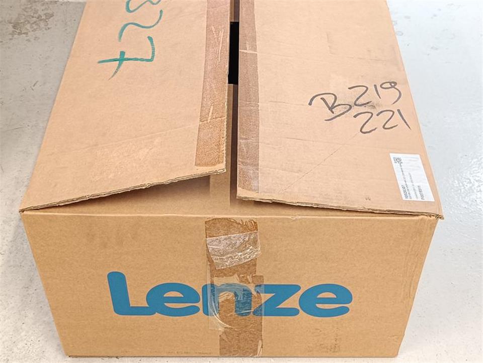 Lenze 3-Mot Getriebe Motor EN60034 GST06-2M-VBR-090C32 + MDEMABR090-32C1C UNUSED