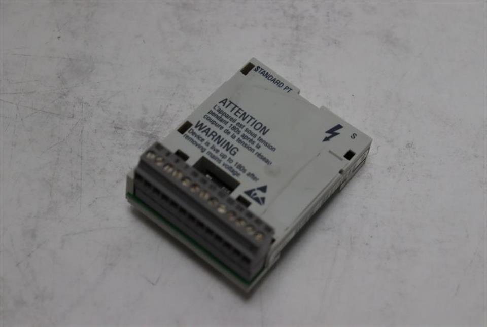 LENZE E82ZAFS100 Standard PT ID.Nr.:00416973 with Connector