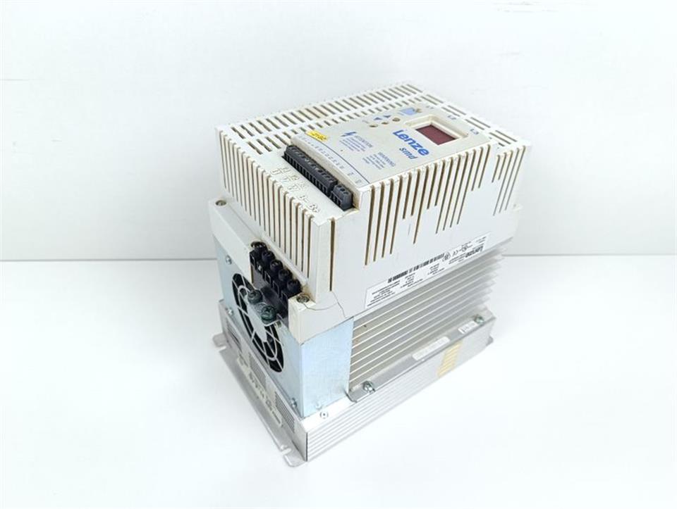 Lenze ESMD113L4TXA ID.No: 00464677 + ESMD1134TMF ID.No: 00464690 Cover not ok