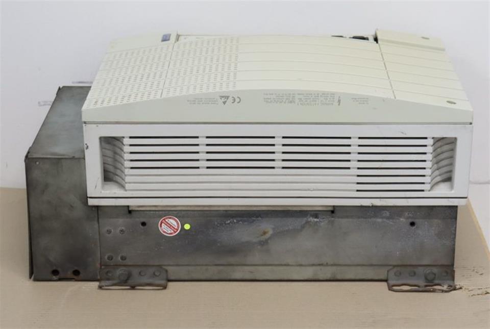 Lenze EVF9330-EV Frequenzumrichter ID-No. 00472626 TESTED & TOP ZUSTAND