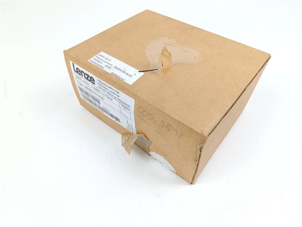 Lenze Vector 8200 E82EV751K2C E82EV751_2C ID.No: 13127093 230V 0,75kW UNUSED OVP