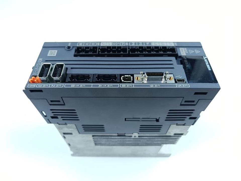 Mitsubishi Servo Drive MDS-DJ-V1-30 TOP ZUSTAND